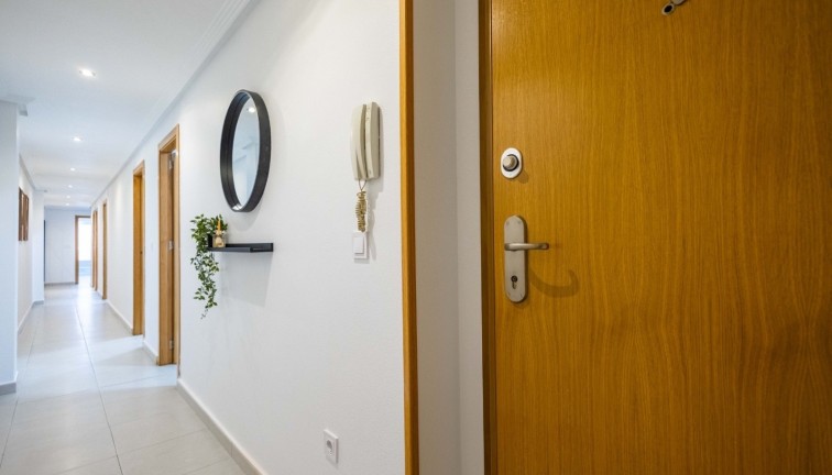 Resale - Apartment - Torrevieja - Playa del Cura