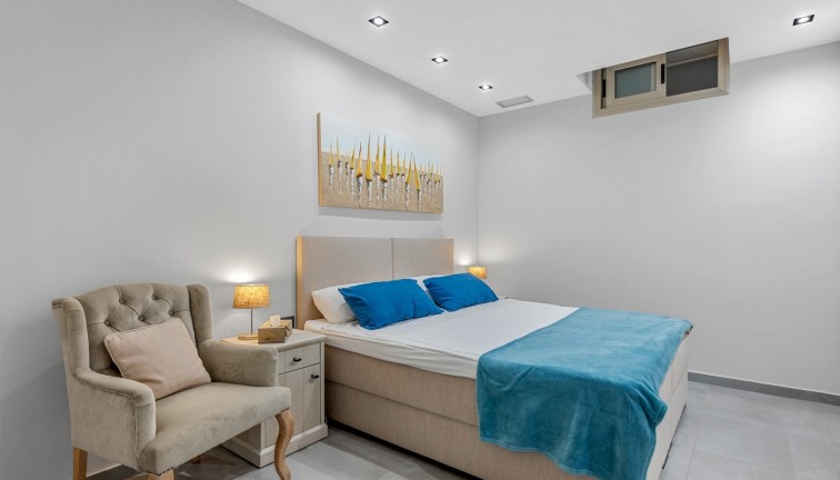 Resale - Chalet - Orihuela Costa - Villamartín