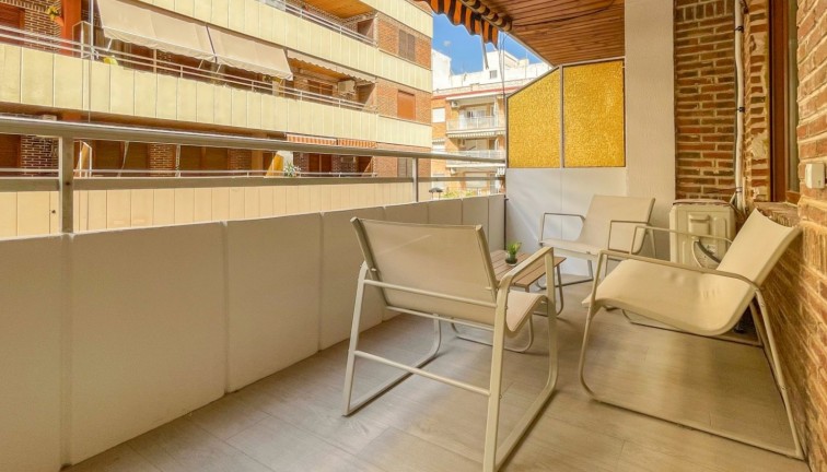 Resale - Apartment - Torrevieja - Acequion