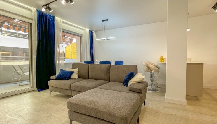 Resale - Apartment - Torrevieja - Acequion