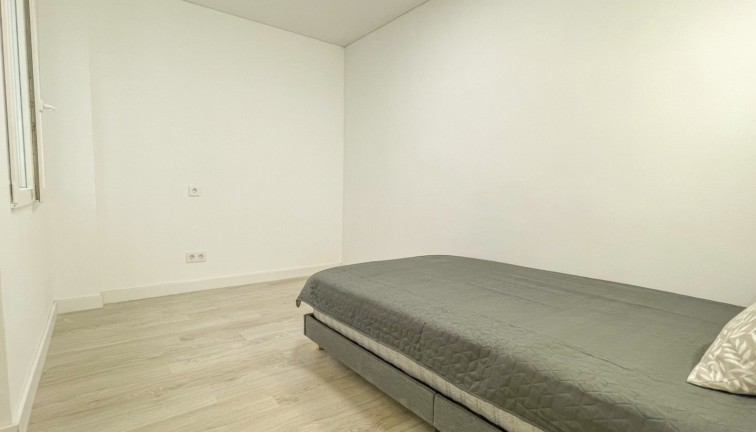 Resale - Apartment - Torrevieja - Acequion