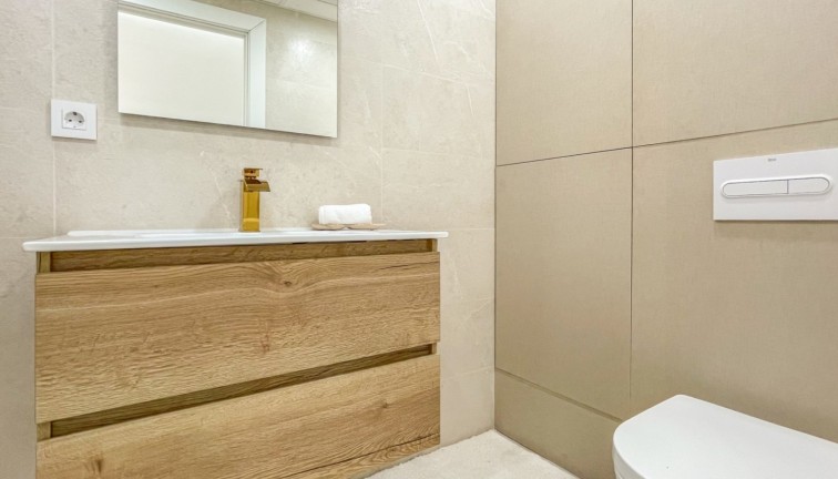 Resale - Apartment - Torrevieja - Acequion