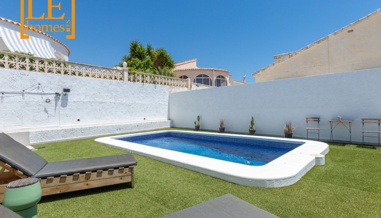 Återförsäljning - Fristående hus - Orihuela Costa - Villamartín