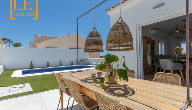 Återförsäljning - Fristående hus - Orihuela Costa - Villamartín
