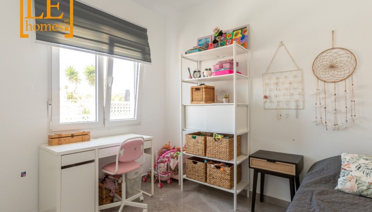 Återförsäljning - Fristående hus - Orihuela Costa - Villamartín