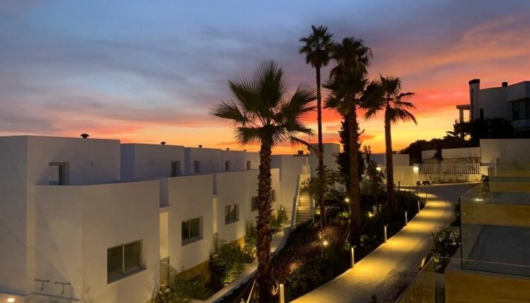Resale - Semi-Detached - Torreblanca