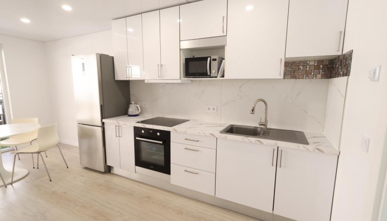 Resale - Apartment - Torrevieja - Acequion