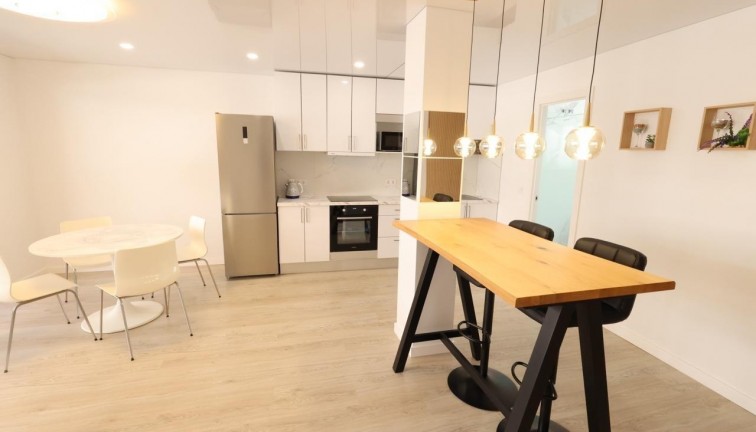 Resale - Apartment - Torrevieja - Acequion