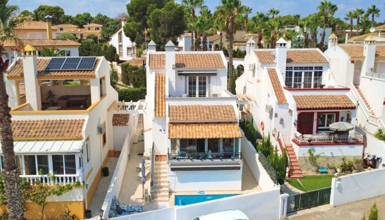 Resale - Chalet - Orihuela Costa - Villamartín
