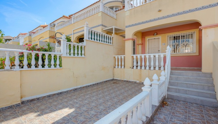 Jälleenmyynti - Erillistalo - Orihuela Costa - Villamartín