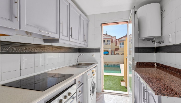 Jälleenmyynti - Erillistalo - Orihuela Costa - Villamartín