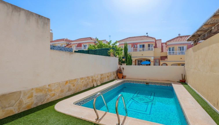 Jälleenmyynti - Erillistalo - Orihuela Costa - Villamartín