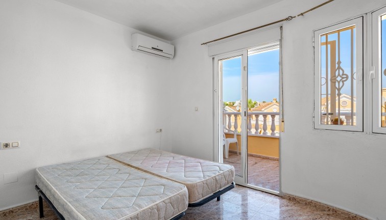 Jälleenmyynti - Erillistalo - Orihuela Costa - Villamartín