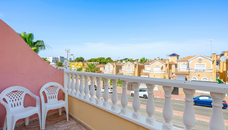 Jälleenmyynti - Erillistalo - Orihuela Costa - Villamartín