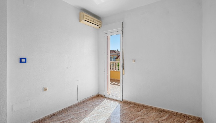 Jälleenmyynti - Erillistalo - Orihuela Costa - Villamartín