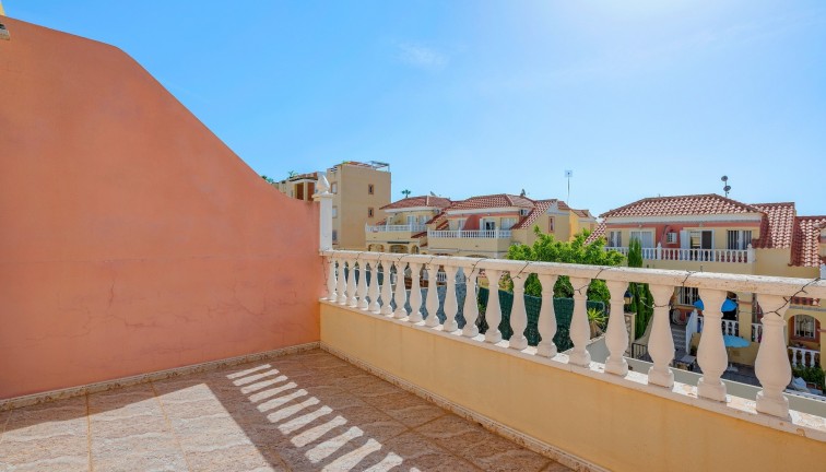 Jälleenmyynti - Erillistalo - Orihuela Costa - Villamartín