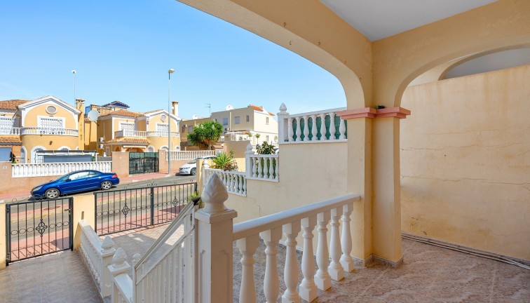 Jälleenmyynti - Erillistalo - Orihuela Costa - Villamartín