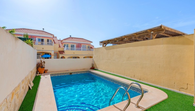 Jälleenmyynti - Erillistalo - Orihuela Costa - Villamartín