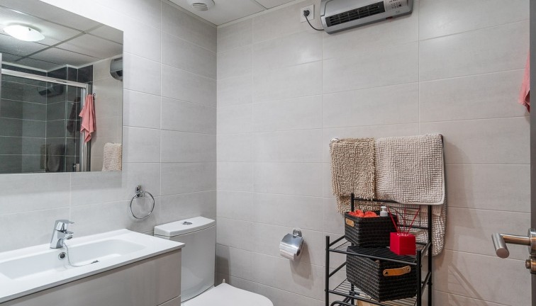 Resale - Apartment - Orihuela Costa - Villamartín