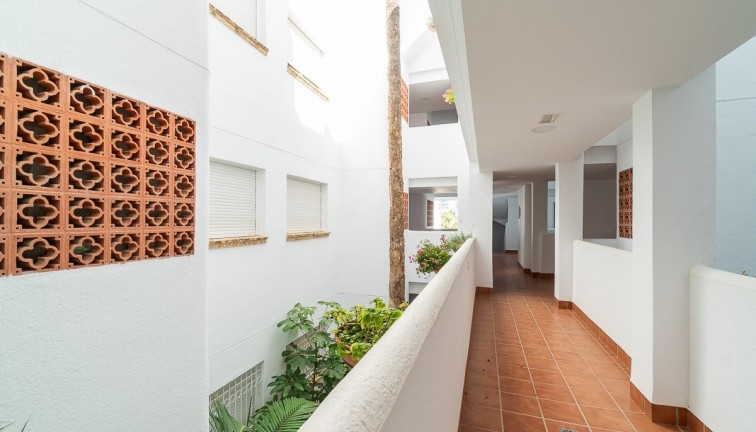 Resale - Apartment - Orihuela Costa - Villamartín
