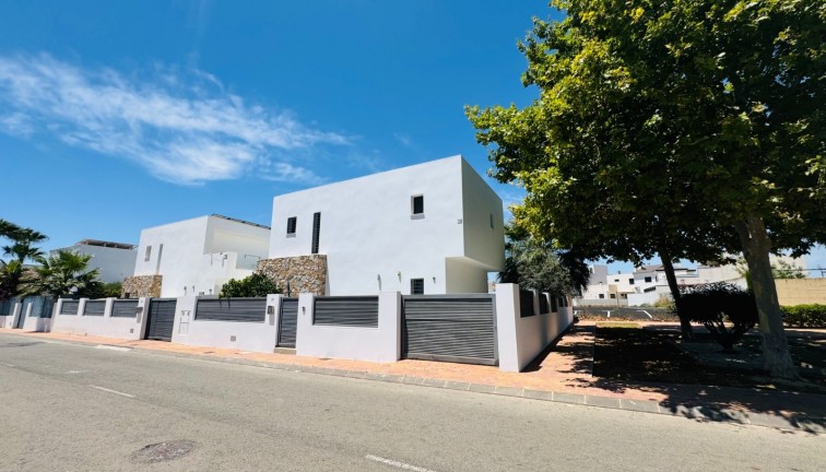 Resale - Chalet - San Pedro del Pinatar - Lo pagan