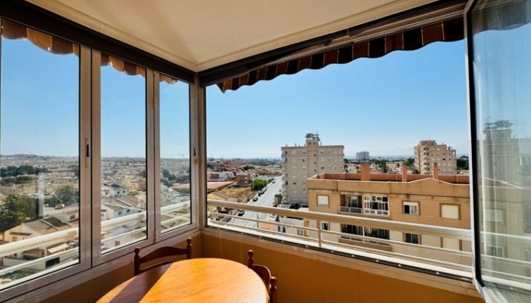 Resale - Apartment - Torrevieja - Aguas Nuevas