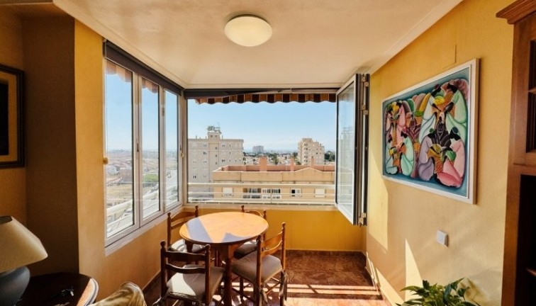 Resale - Apartment - Torrevieja - Aguas Nuevas