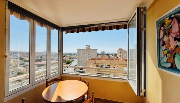 Resale - Apartment - Torrevieja - Aguas Nuevas
