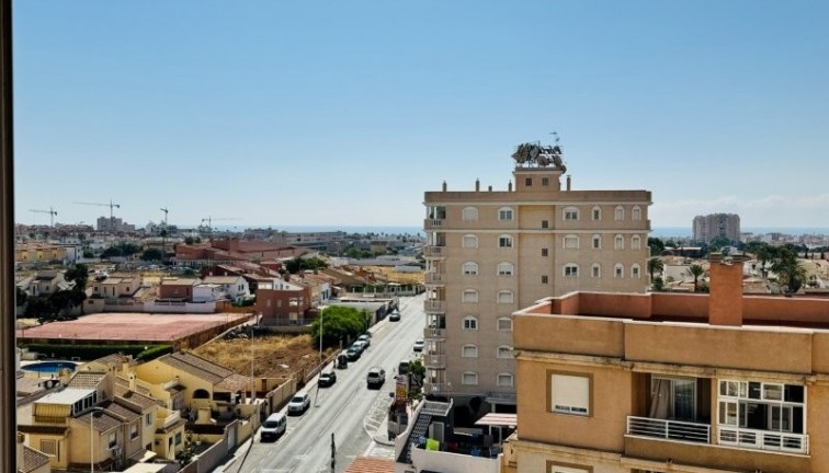 Resale - Apartment - Torrevieja - Aguas Nuevas