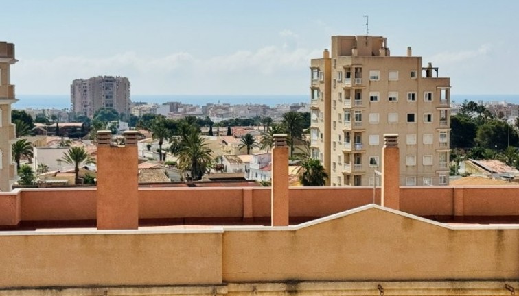 Resale - Apartment - Torrevieja - Aguas Nuevas