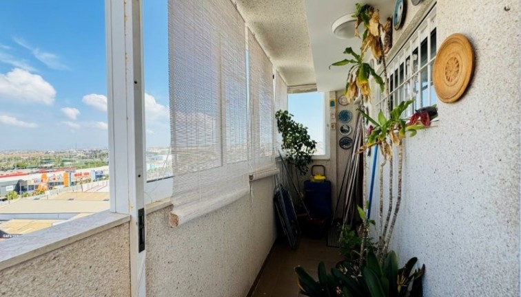 Resale - Apartment - Torrevieja - Aguas Nuevas
