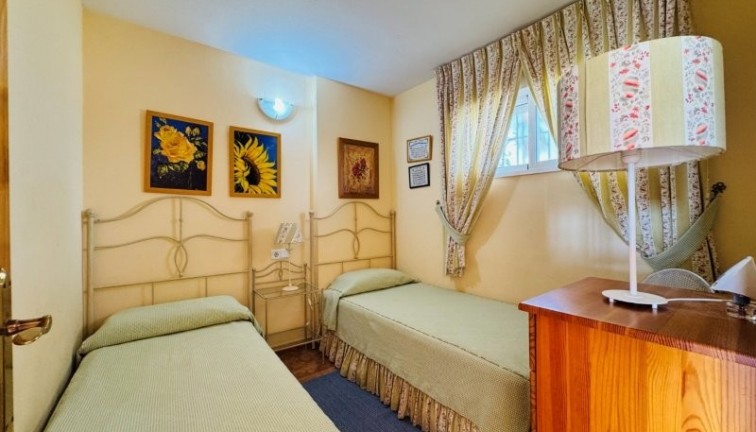 Resale - Apartment - Torrevieja - Aguas Nuevas