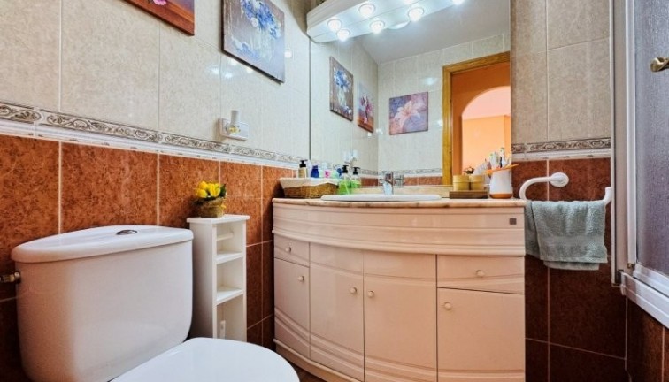 Resale - Apartment - Torrevieja - Aguas Nuevas
