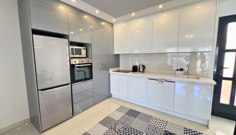 Reventa - Apartamento / piso - Pilar de la Horadada