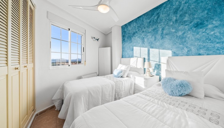 Resale - Apartment - Torrevieja - LA MATA