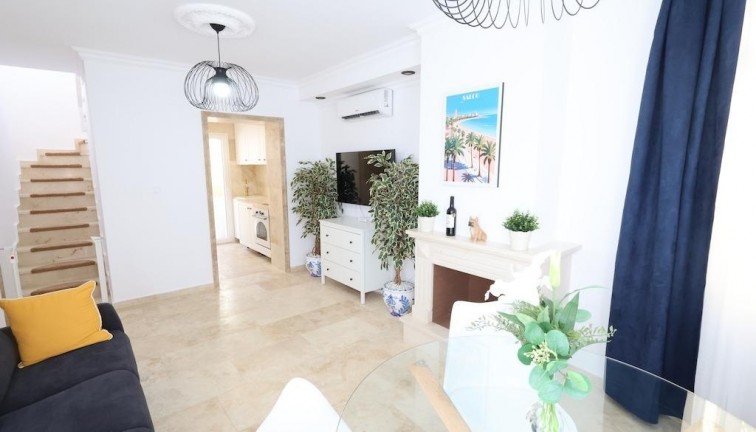 Resale - Chalet - Orihuela Costa - Villamartín