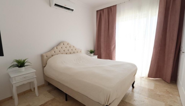 Resale - Chalet - Orihuela Costa - Villamartín