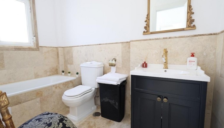 Resale - Chalet - Orihuela Costa - Villamartín