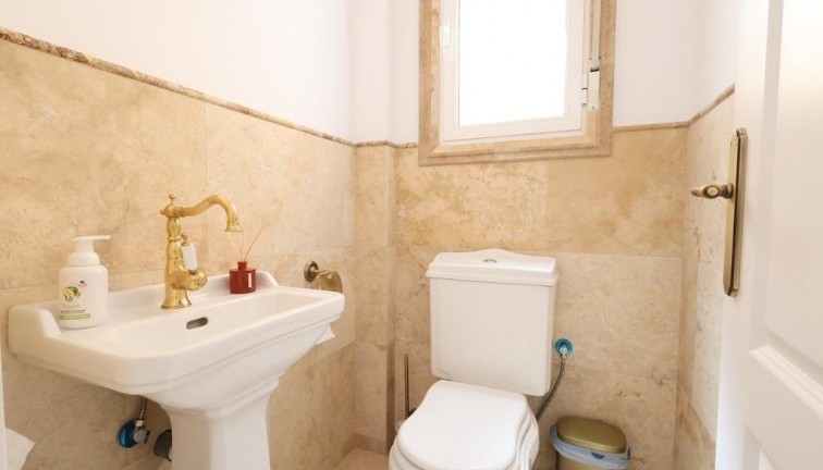 Resale - Chalet - Orihuela Costa - Villamartín