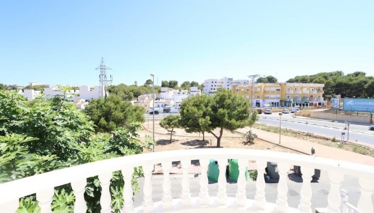 Resale - Chalet - Orihuela Costa - Villamartín