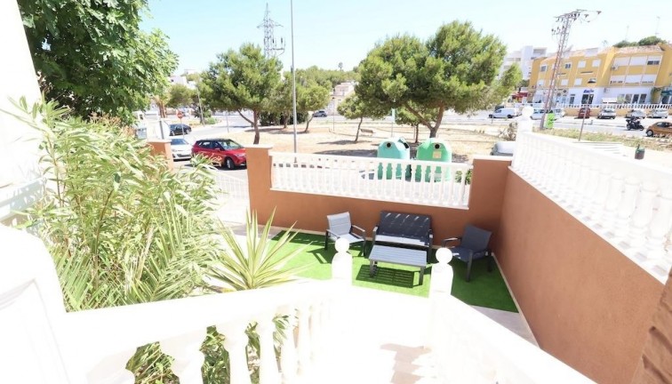 Resale - Chalet - Orihuela Costa - Villamartín