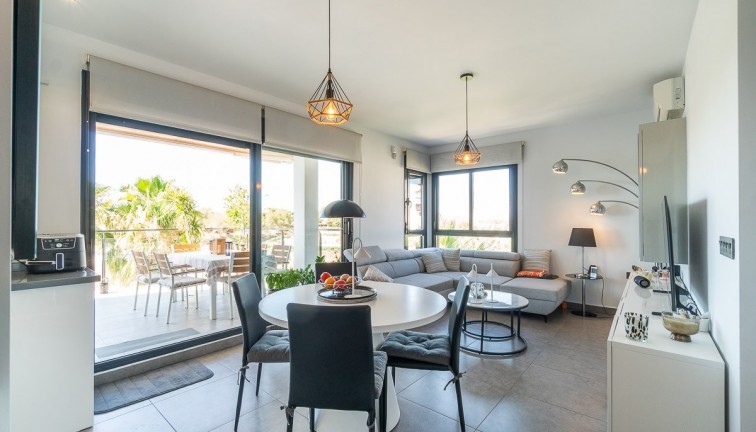 Reventa - Apartamento dúplex - Villamartín