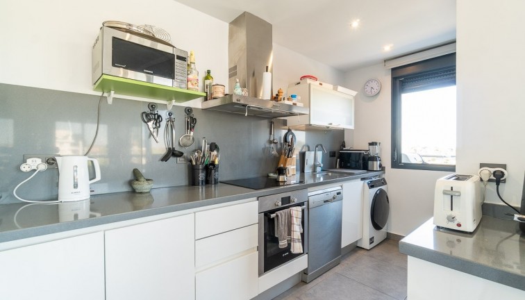 Reventa - Apartamento dúplex - Villamartín