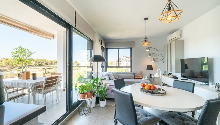 Reventa - Apartamento dúplex - Villamartín