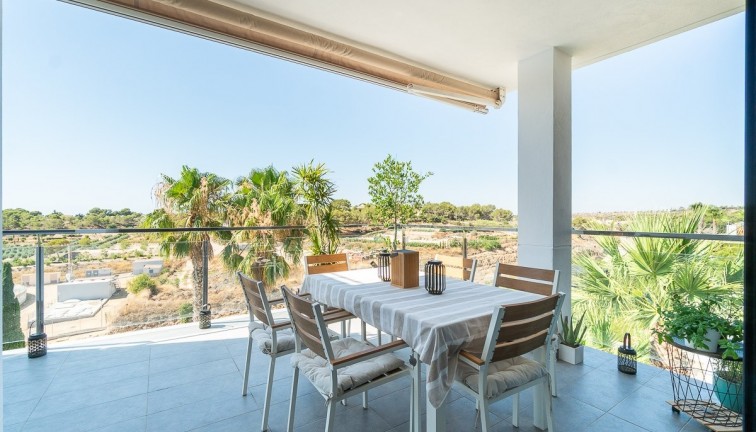 Reventa - Apartamento dúplex - Villamartín