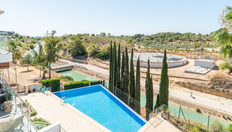 Reventa - Apartamento dúplex - Villamartín