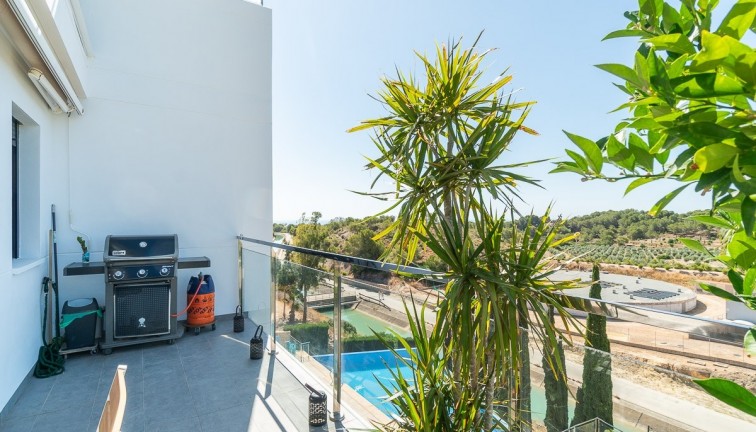Reventa - Apartamento dúplex - Villamartín