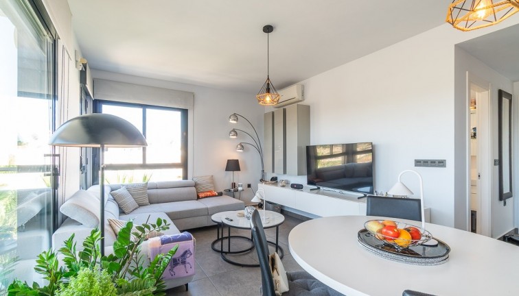 Reventa - Apartamento dúplex - Villamartín