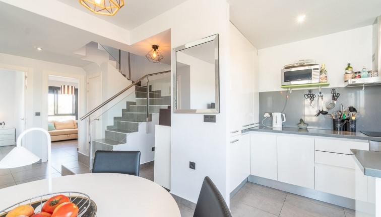 Reventa - Apartamento dúplex - Villamartín
