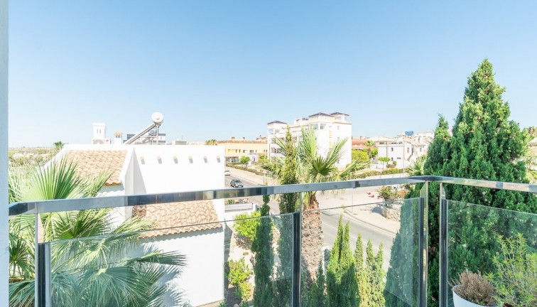 Reventa - Apartamento dúplex - Villamartín